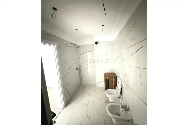 Shtepi me qera Apartament ne Tirane, 1+1, Mobilimi Pjeserisht e mobiluar, Pagesa 400  Euro.