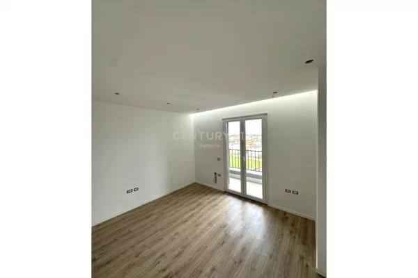Shtepi me qera Apartament ne Tirane, 1+1, Mobilimi Pjeserisht e mobiluar, Pagesa 400  Euro.