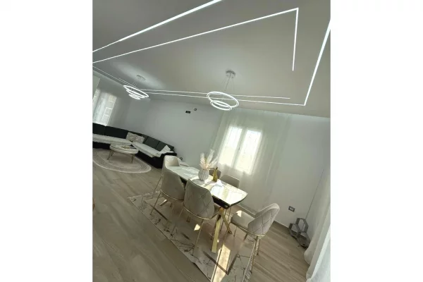 Vilë 3+1+2 Me Qira në Fresku, Tiranë