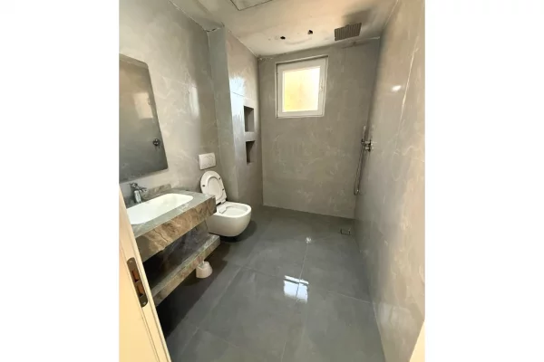 Shtepi me qera Vila Luksoze ne Tirane, 3+1, Mobilimi Pjeserisht e mobiluar, Pagesa 600  Euro.