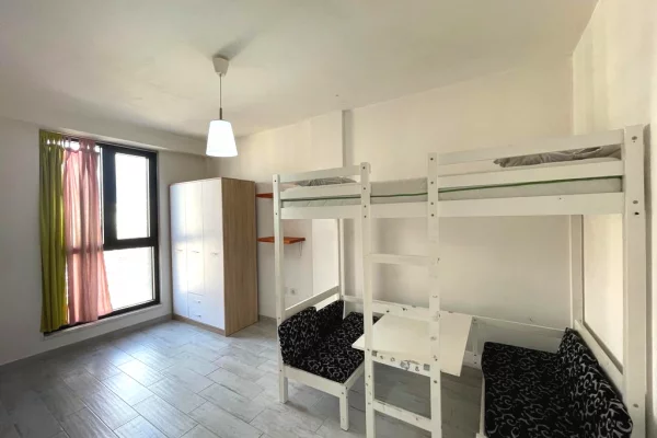 Shtepi me qera Apartament ne Tirane, 3+1, Mobilimi E mobiluar, Pagesa 700  Euro.