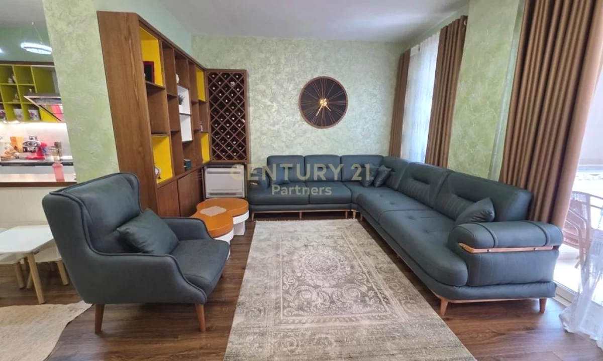 Shtepi ne shitje Apartament ne Tirane, 2+1, Mobilimi E mobiluar, Pagesa 185,000  Euro.