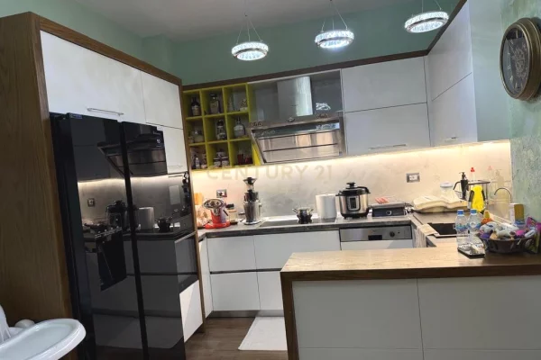 Shtepi ne shitje Apartament ne Tirane, 2+1, Mobilimi E mobiluar, Pagesa 185,000  Euro.