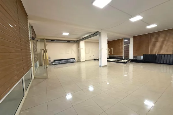 JEPET ME QIRA AMBIENT KOMERCIAL MULTIFUNKSIONAL PRANE CASA ITALIA!