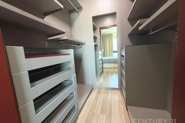 Shtepi me qera Apartament ne Tirane, 2+1, Mobilimi E mobiluar, Pagesa 1,550  Euro.
