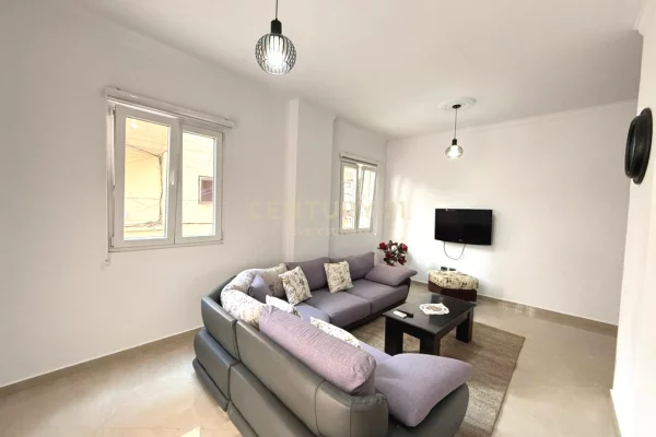 Shtepi me qera Apartament ne Tirane, 2+1, Mobilimi E mobiluar, Pagesa 750  Euro.