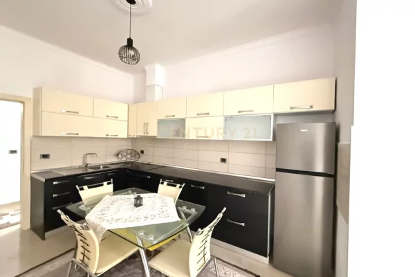Shtepi me qera Apartament ne Tirane, 2+1, Mobilimi E mobiluar, Pagesa 750  Euro.