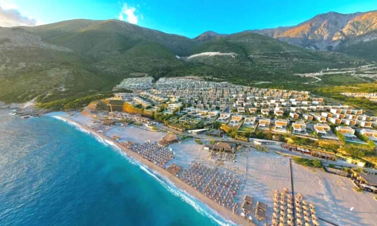 Luxury villas for sale in Vlora 2+1, Emty
