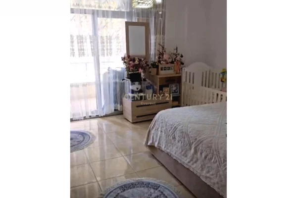 Shtepi ne shitje Apartament ne Tirane, 2+1, Mobilimi E mobiluar, Pagesa 145,000  Euro.