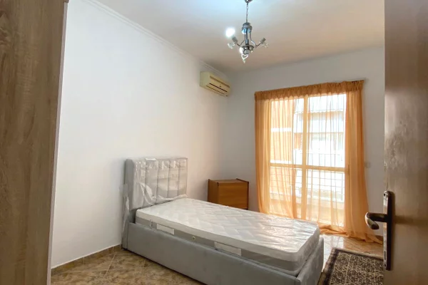 Shtepi me qera Apartament ne Tirane, 2+1, Mobilimi E mobiluar, Pagesa 65,000  Leke.