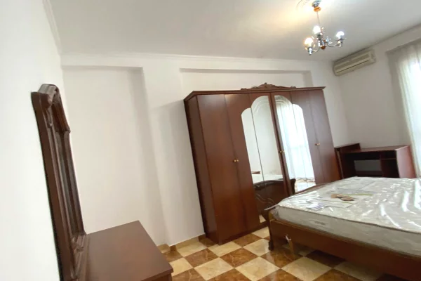 Shtepi me qera Apartament ne Tirane, 2+1, Mobilimi E mobiluar, Pagesa 65,000  Leke.