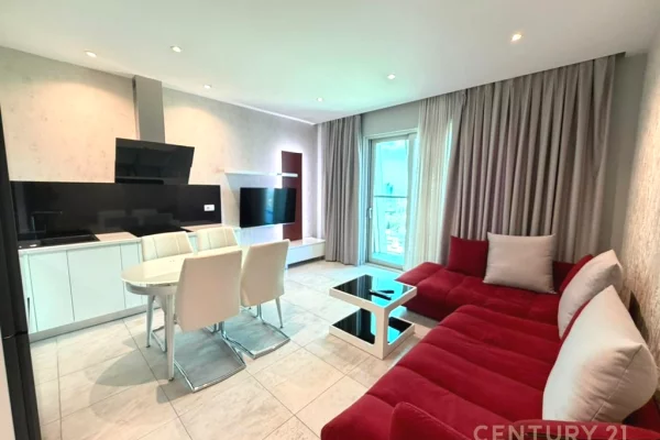 Japim me qira apartament 1+1 tek Square 21,ne Rrugen e Kavajes!