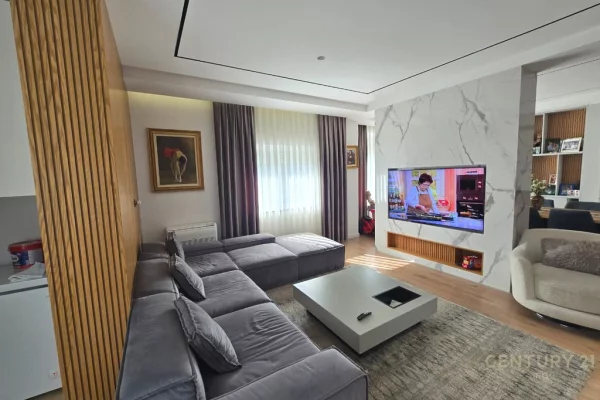 Apartament 3+1+2+ballkon+depo+garazhd tek Rruga e Kosovareve.