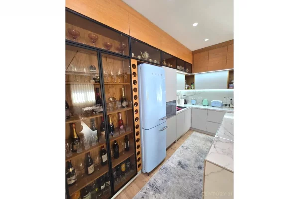 Shtepi ne shitje Apartament ne Tirane, 3+1, Mobilimi E mobiluar, Pagesa 550,000  Euro.