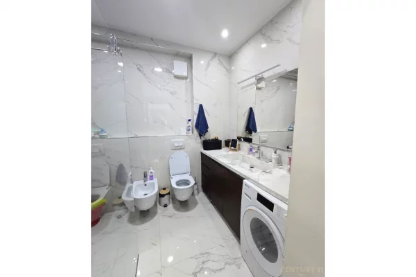 Shtepi ne shitje Apartament ne Tirane, 3+1, Mobilimi E mobiluar, Pagesa 550,000  Euro.