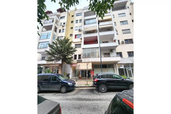 Shtepi ne shitje 1+1 ne Tirane - 100,000 Euro