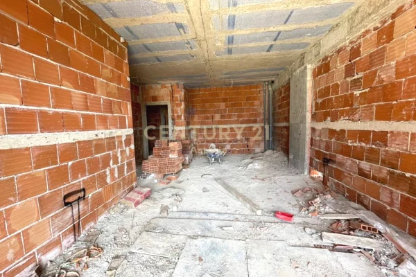 Shtepi ne shitje Apartament ne Tirane, 1+1, Mobilimi Bosh, pa mobiluar, Pagesa 160,300  Euro.