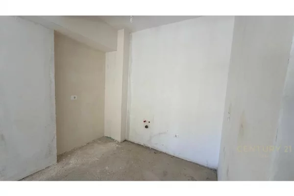 Apartment for sale in Tirana 2+1, Emty