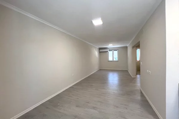 Ambient biznesi me qera 1+1 ne Tirane - 800 Euro