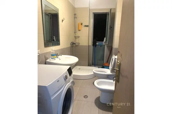 Shtepi me qera Apartament ne Tirane, 2+1, Mobilimi E mobiluar, Pagesa 550  Euro.