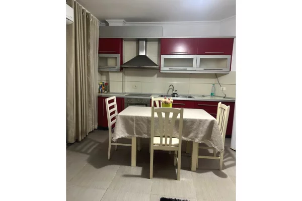 Shtepi me qera Apartament ne Tirane, 2+1, Mobilimi E mobiluar, Pagesa 550  Euro.