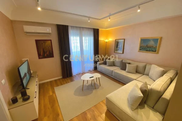 Shtepi me qera Apartament ne Tirane, 1+1, Mobilimi E mobiluar, Pagesa 550  Euro.