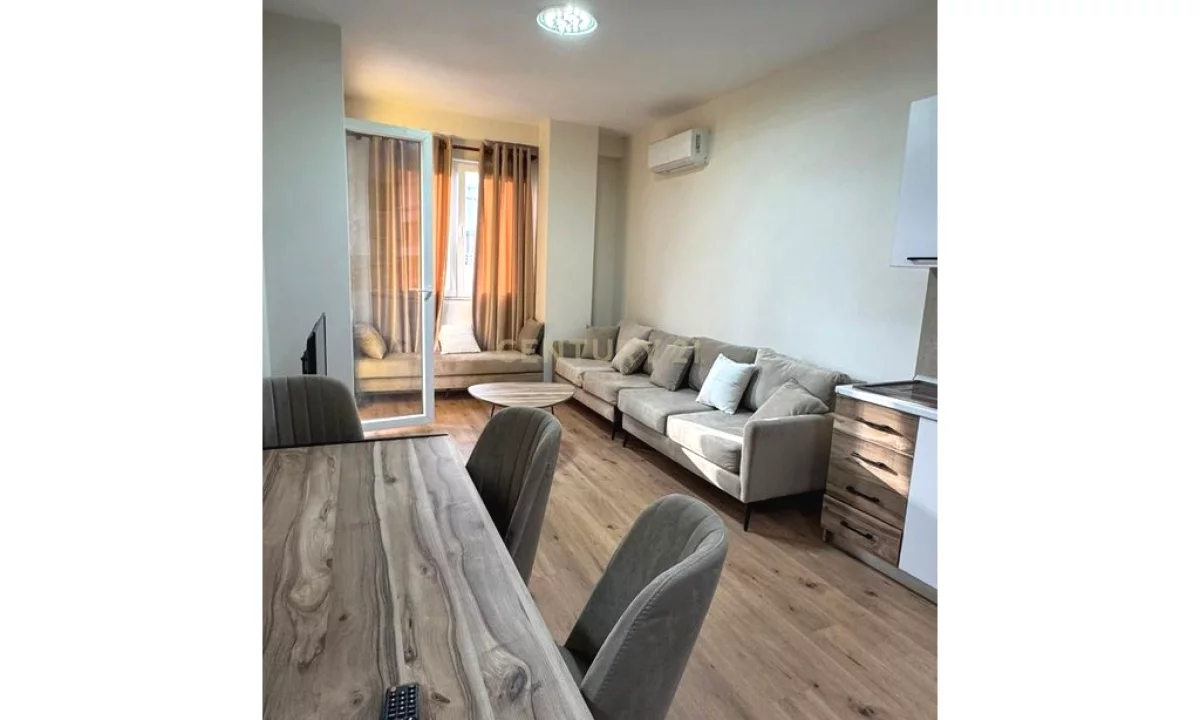 Appartamento in affitto a Tirana 1+1, Arredato