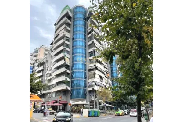 Ambient biznesi me qera 3+1 ne Tirane - 3,000 Euro