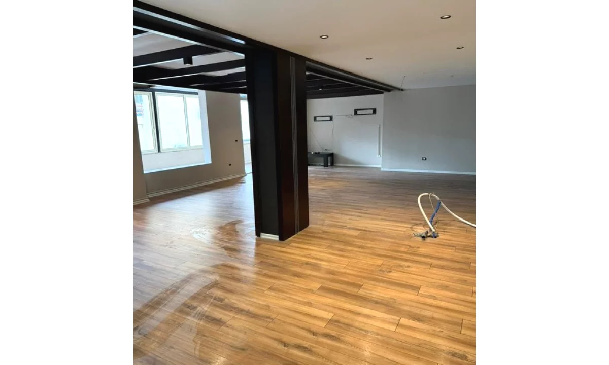 Zyre Me Qira ne Liqeni i Thate, Tirane - 1100Euro | 170 m2