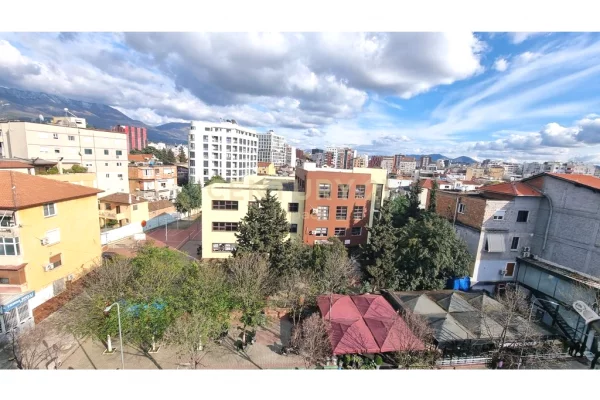 Shtepi me qera Apartament ne Tirane, 1+1, Mobilimi E mobiluar, Pagesa 450  Euro.