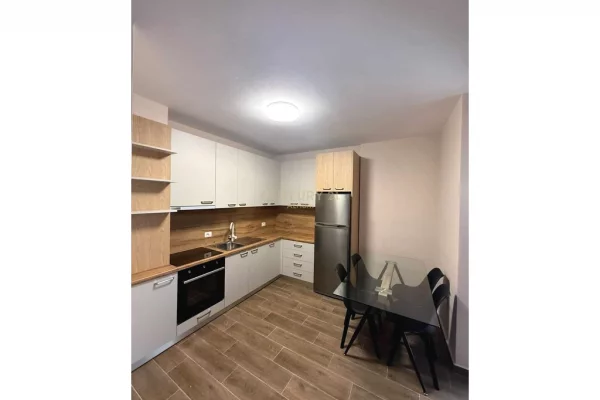 Shtepi me qera 2+1 ne Tirane - 650 Euro