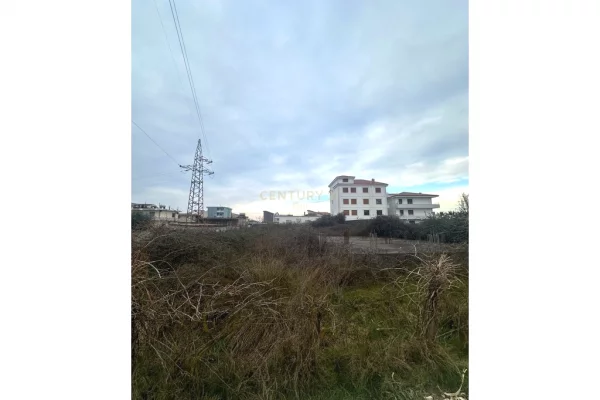 Toke Truall 793 m2 ne Shkozet me 2 Themele Vilash