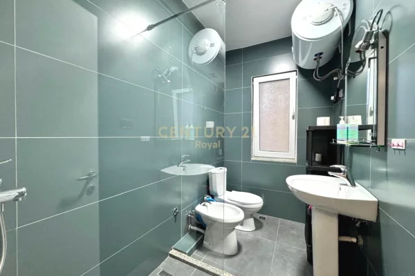 Shtepi me qera Apartament ne Tirane, 2+1, Mobilimi E mobiluar, Pagesa 1,000  Euro.