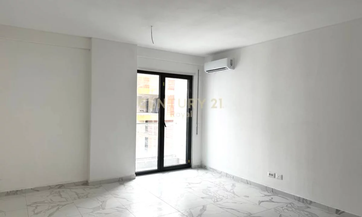 Shtepi me qera Apartament ne Tirane, 2+1, Mobilimi Bosh, pa mobiluar, Pagesa 550  Euro.