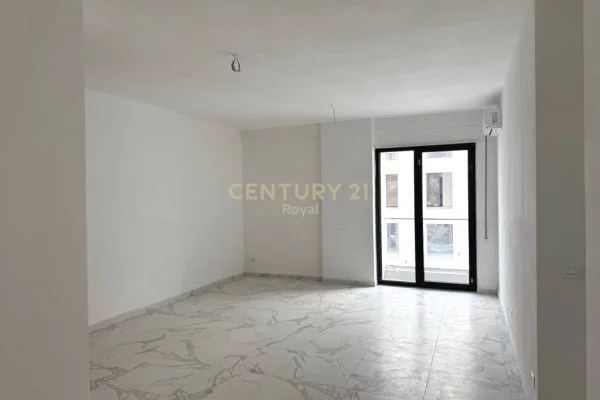 Shtepi me qera Apartament ne Tirane, 2+1, Mobilimi Bosh, pa mobiluar, Pagesa 550  Euro.