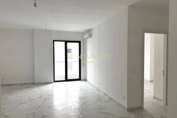 Shtepi me qera Apartament ne Tirane, 2+1, Mobilimi Bosh, pa mobiluar, Pagesa 550  Euro.