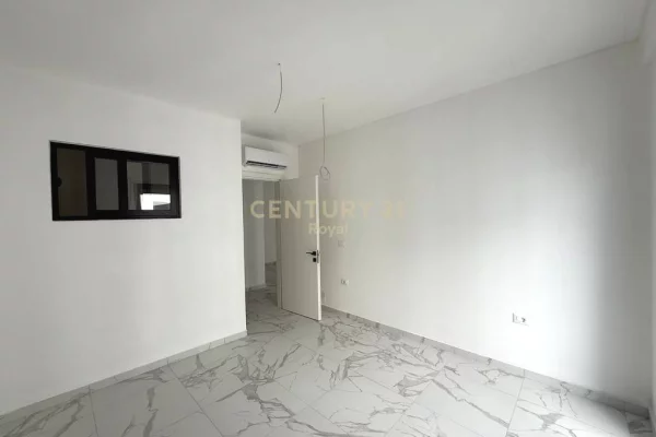 Shtepi me qera Apartament ne Tirane, 2+1, Mobilimi Bosh, pa mobiluar, Pagesa 550  Euro.