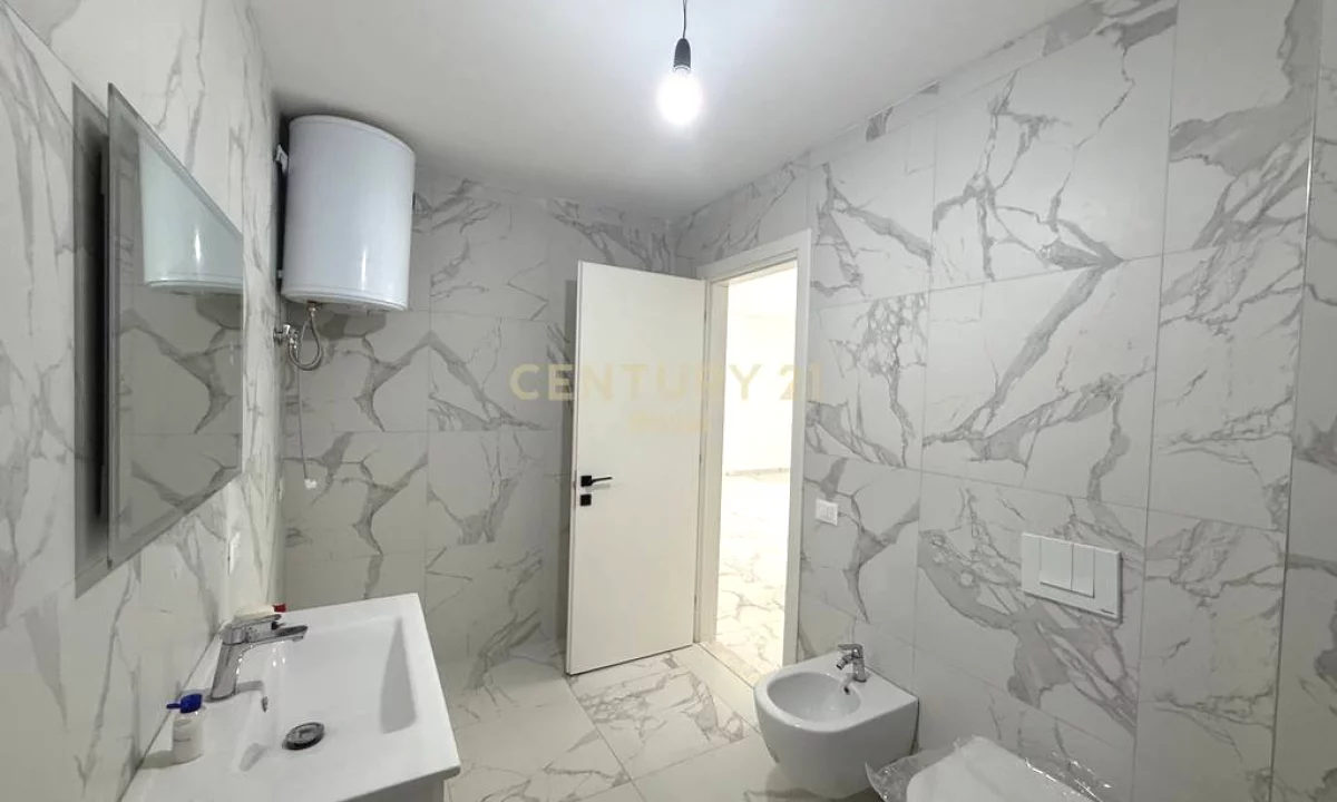 Shtepi me qera Apartament ne Tirane, 2+1, Mobilimi E mobiluar, Pagesa 950  Euro.