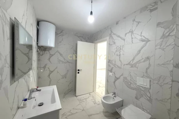 Shtepi me qera 2+1 ne Tirane - 950 Euro