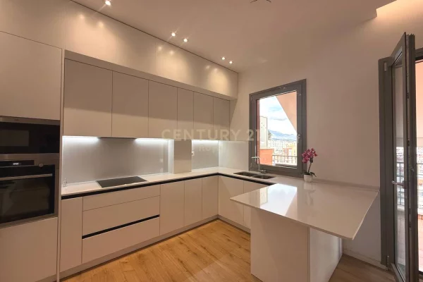 Shtepi me qera Apartament ne Tirane, 2+1, Mobilimi E mobiluar, Pagesa 950  Euro.