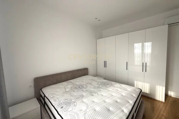 Shtepi me qera Apartament ne Tirane, 2+1, Mobilimi E mobiluar, Pagesa 950  Euro.