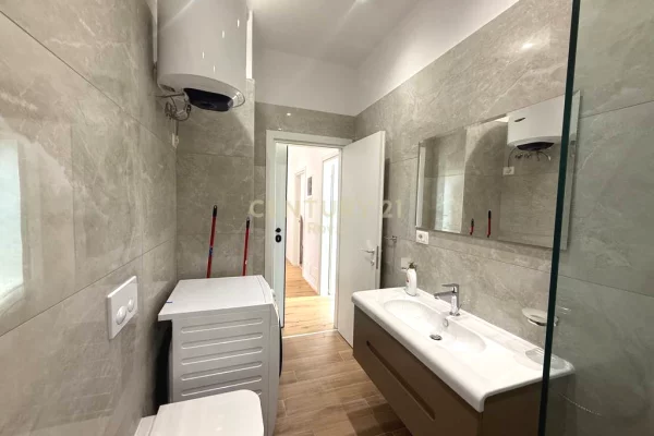 Shtepi me qera Apartament ne Tirane, 2+1, Mobilimi E mobiluar, Pagesa 950  Euro.