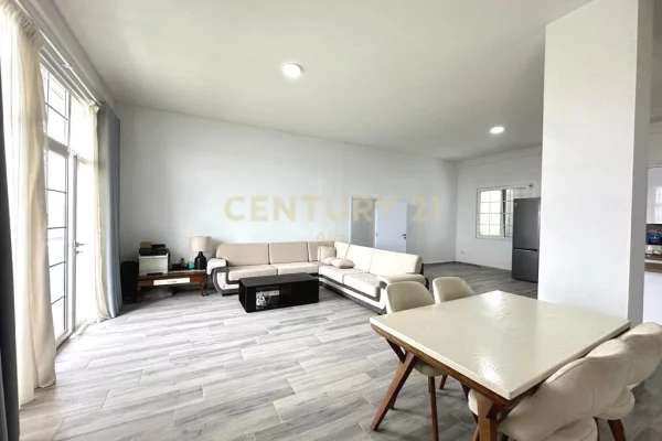 Shtepi me qera Penthose(kati i fundit panoramik) ne Tirane, 4+1, Mobilimi E mobiluar, Pagesa 2,500  Euro.