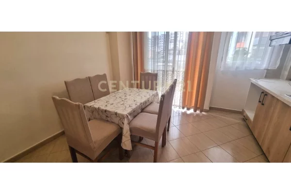 Shtepi me qera Apartament ne Tirane, 2+1, Mobilimi E mobiluar, Pagesa 500  Euro.