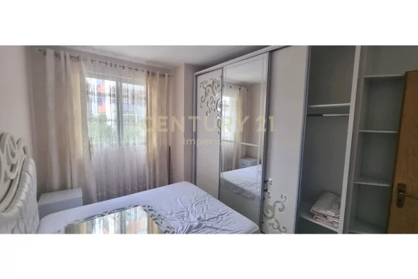 Shtepi me qera Apartament ne Tirane, 2+1, Mobilimi E mobiluar, Pagesa 500  Euro.