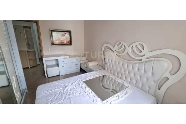Shtepi me qera Apartament ne Tirane, 2+1, Mobilimi E mobiluar, Pagesa 500  Euro.