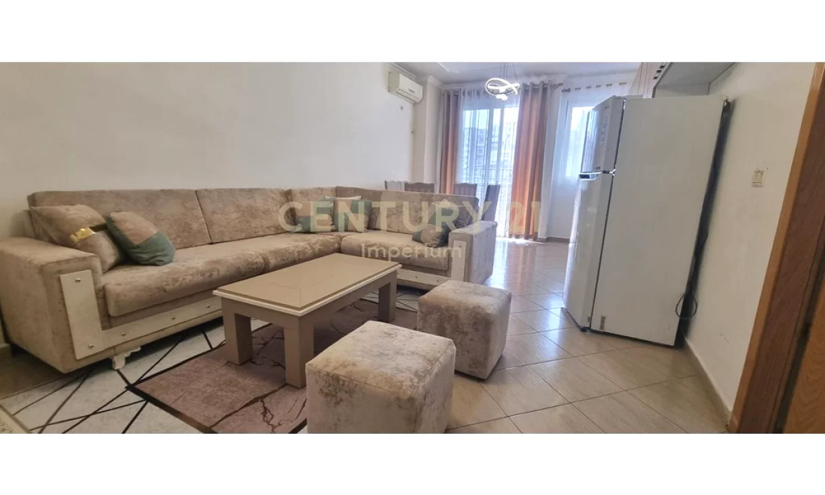 Shtepi me qera Apartament ne Tirane, 2+1, Mobilimi E mobiluar, Pagesa 500  Euro.