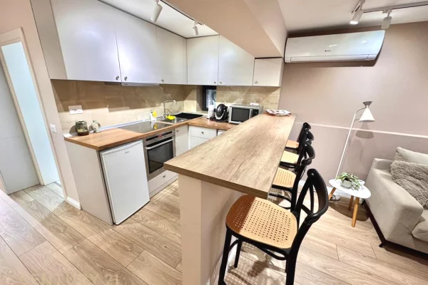 Shtepi me qera Apartament ne Tirane, 2+1, Mobilimi E mobiluar, Pagesa 670  Euro.