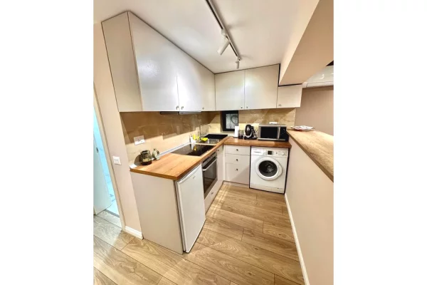 Shtepi me qera Apartament ne Tirane, 2+1, Mobilimi E mobiluar, Pagesa 670  Euro.