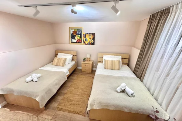 Shtepi me qera Apartament ne Tirane, 2+1, Mobilimi E mobiluar, Pagesa 670  Euro.